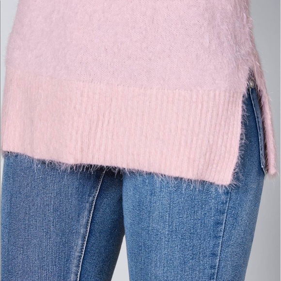 Venus v-neck fuzzy sweater - Picture 5 of 8